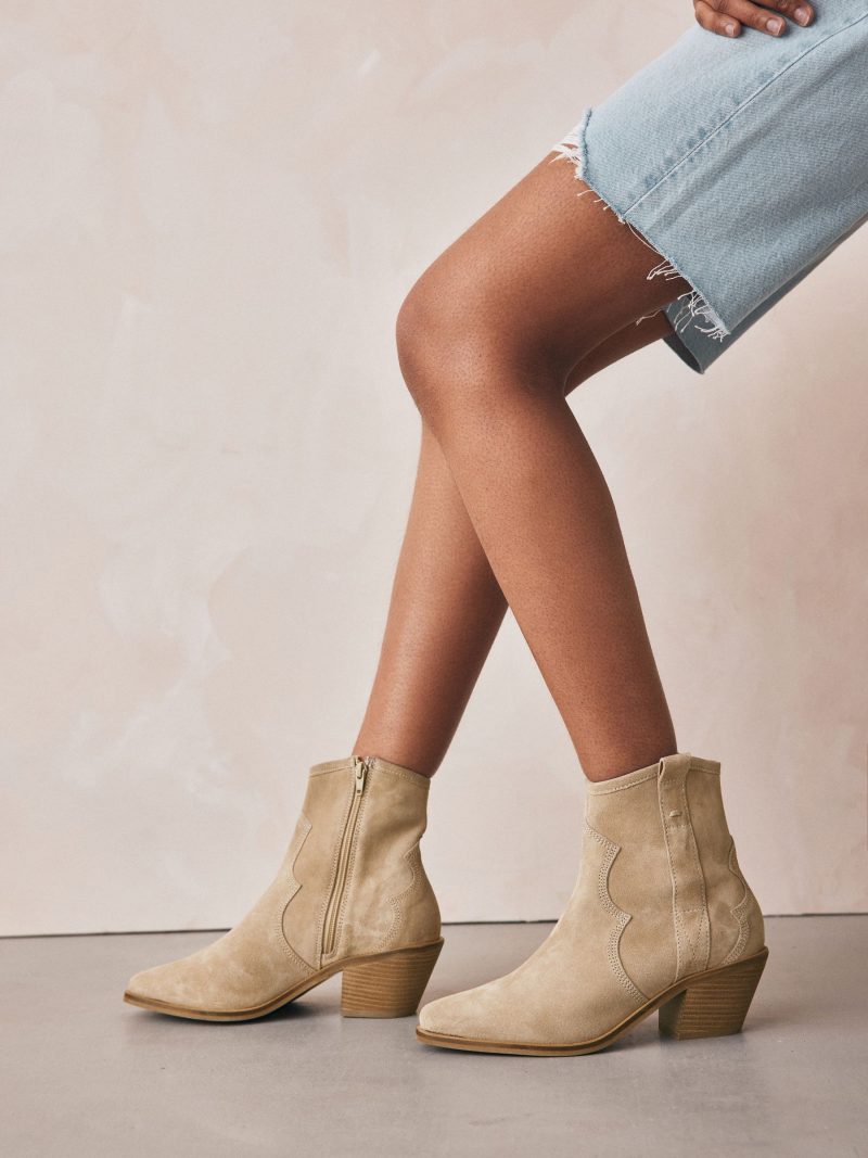 BLU84269 Neutral Extra Wide Leather Ankle Cowboy Boots