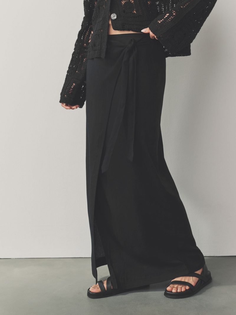 BLU84286 Black Maxi Sarong Skirt with Linen