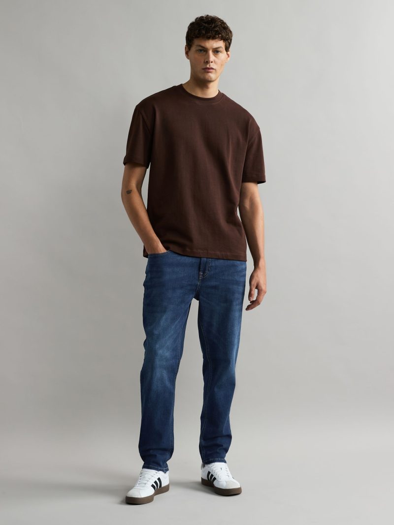 BLU84262 Blue Mid Regular Tapered Fit Classic Stretch Jeans - Image 2