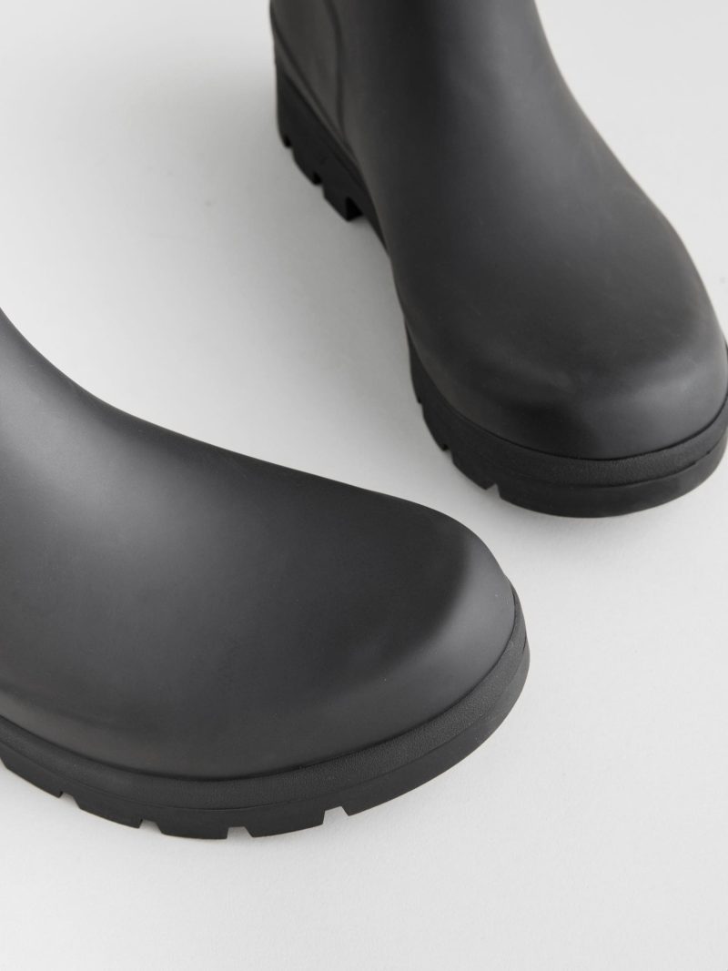 BLU84274 Black Knee High Wellies - Image 7