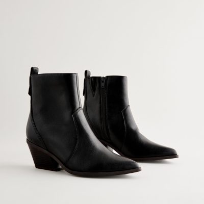 BLU84273 Black Tumbled Standard/Wide Cowboy Ankle Boots